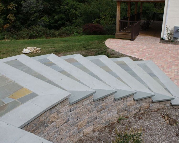 Steps: Techo-Bloc wall stone with Flagstone Treads