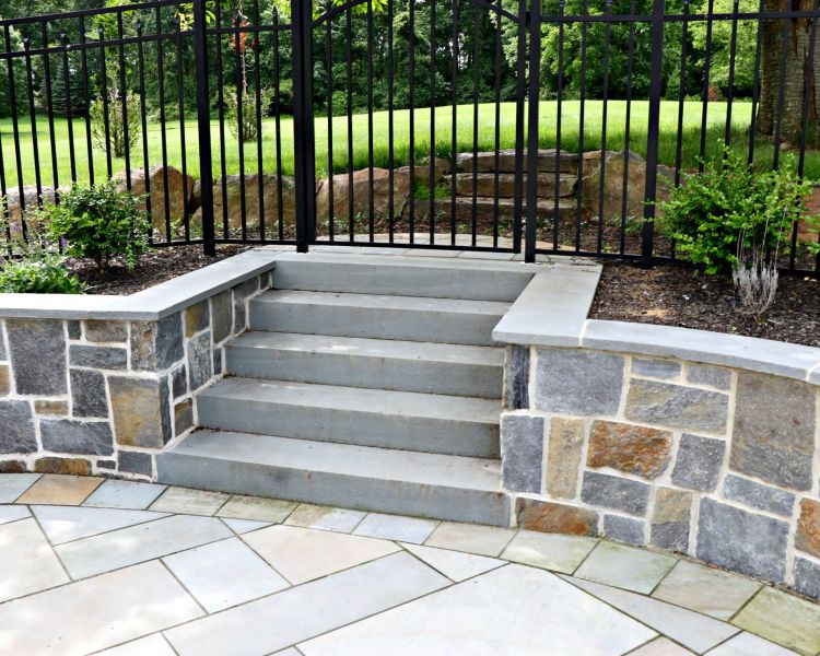 Walls Mica Stone Veneer Cheek Walls