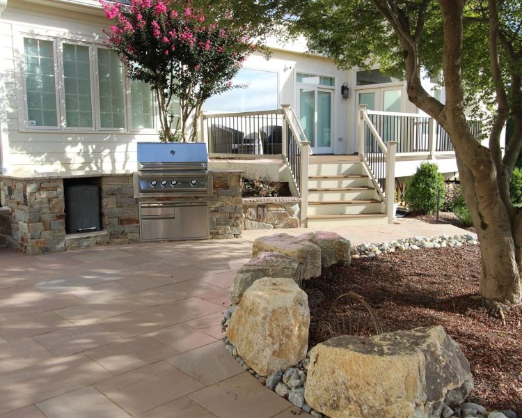 Kitchens and Grills Built-in Natural Stone Veneer