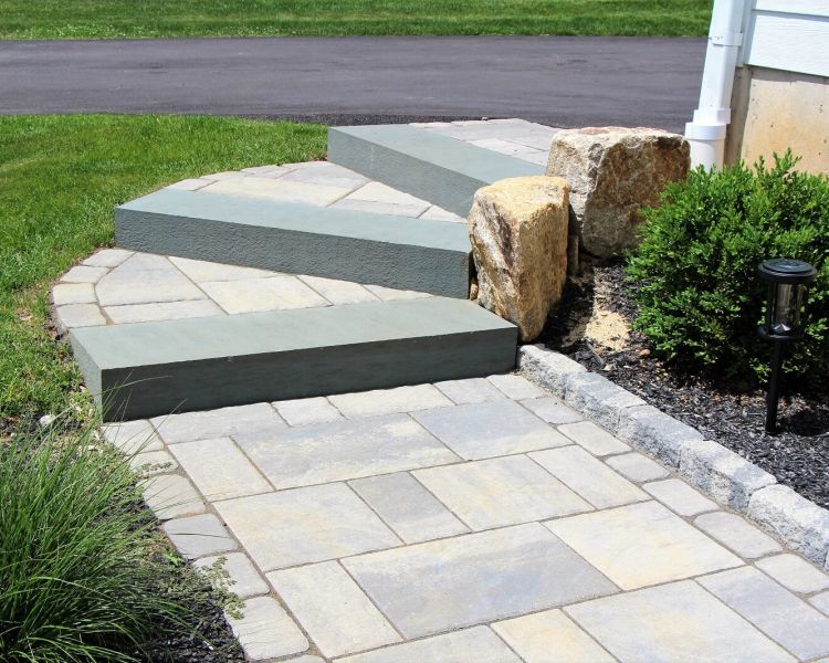 Blu 60 Villagio Shale Grey Thermal Bluestone Thread | Steps and Stairs | Burkholder Landscape