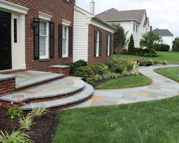 Full Color Natural Cleft Flagstone Walkway with Brick Border