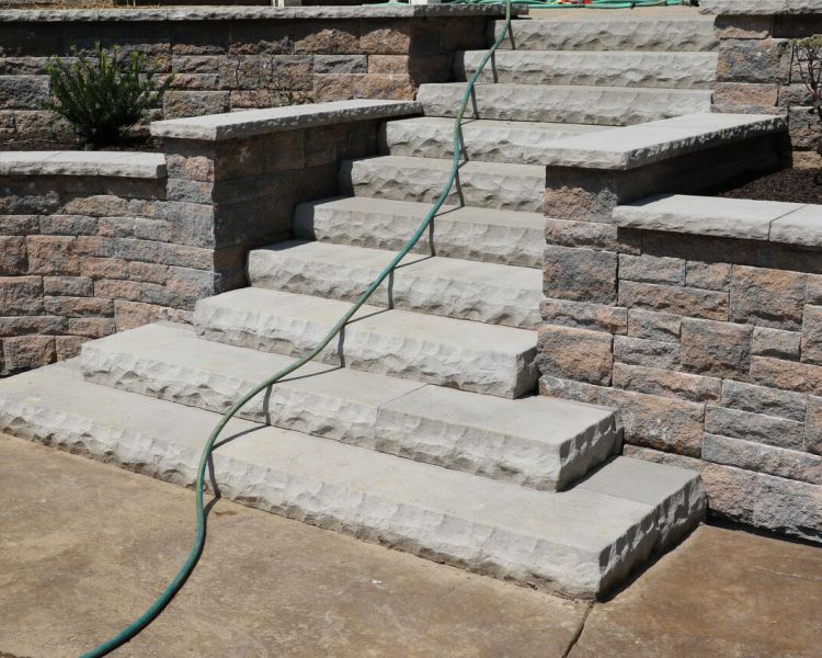 Steps: Techo-Bloc York Step