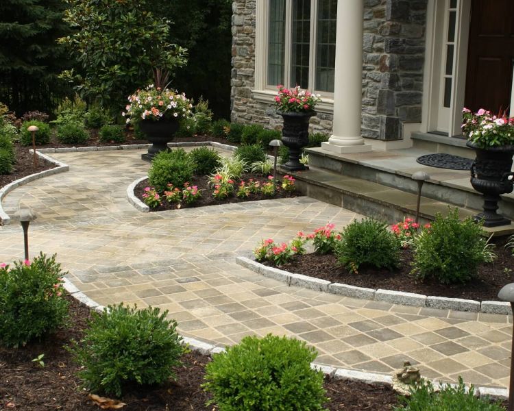 Paver Walkway with Belgium Block Edging