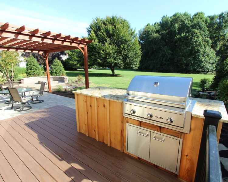 Kitchen and Grills Built-in Deck