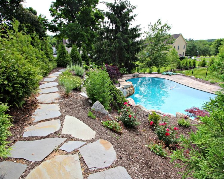 Patios Irregular Flagstone Sitting Garden