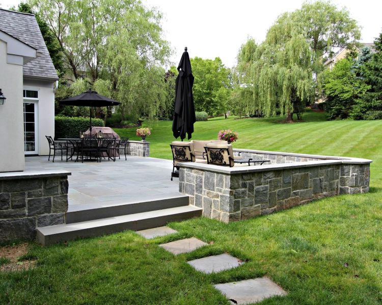Patio Flagstone and Mica Walls