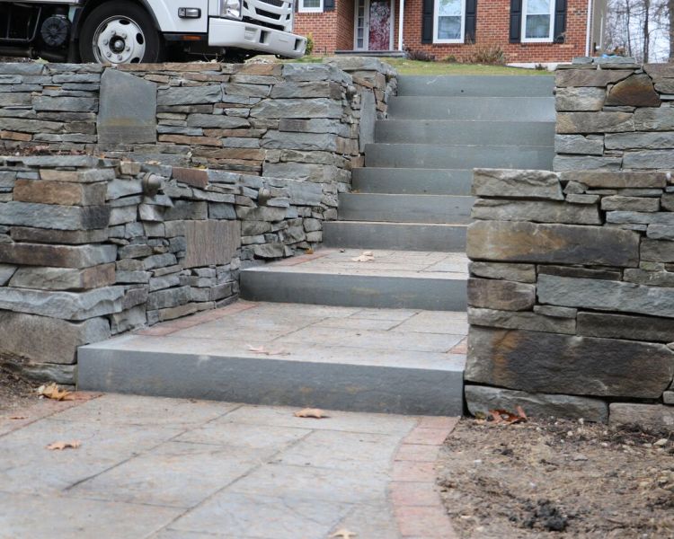 Steps: Solid Thermal Bluestone steps with Flagstone Landings