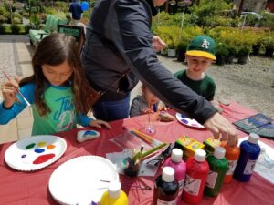 Burkholder Patio Day Crafts 800 6-3-17