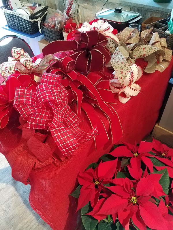 Table of Holiday Bows at the Burkholder Holiday Pop U