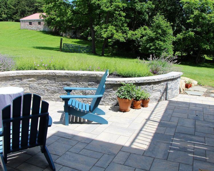 Patio Blue 60 Villagio Shale Grey Mini Creta Wall | Walls | Burkholder Landscape