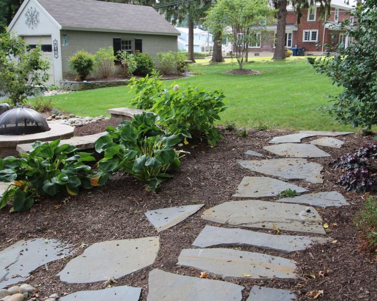 Walkways Irregular Flagstone Garden